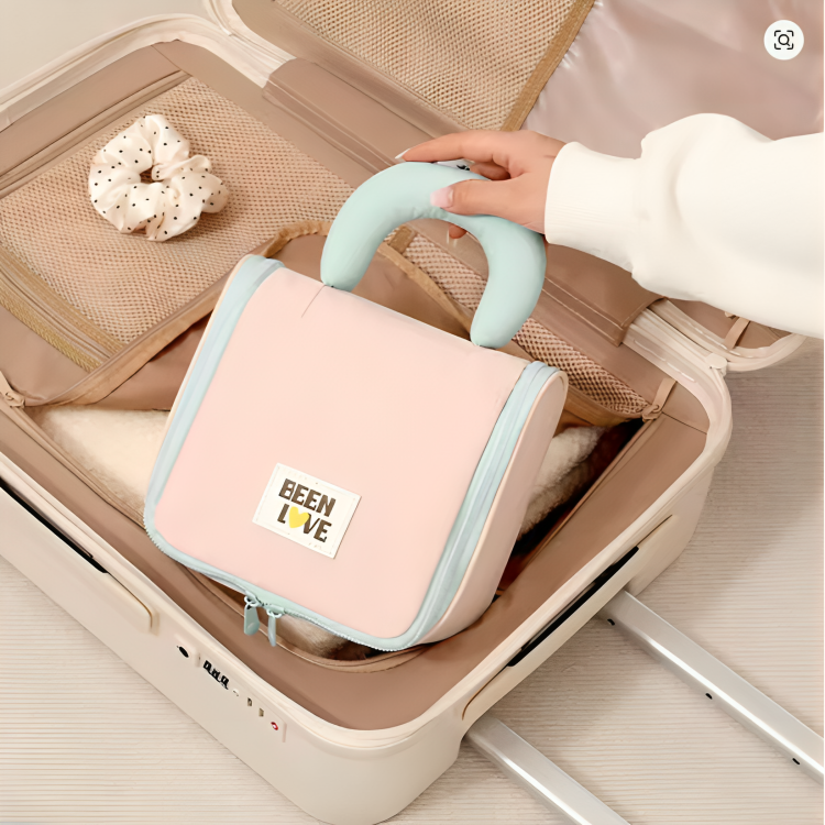 Beenlove Hook Toiletry Bag