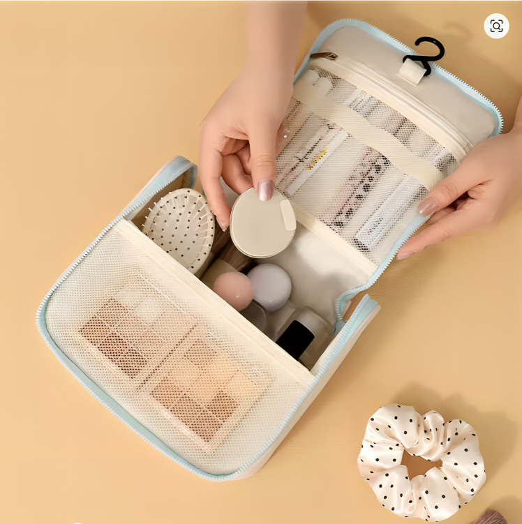 Beenlove Hook Toiletry Bag