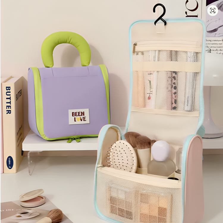 Beenlove Hook Toiletry Bag